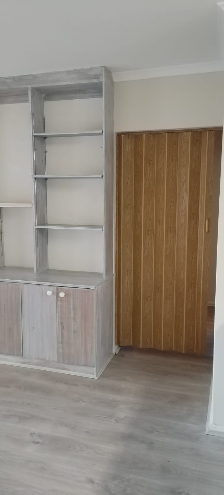 To Let 2 Bedroom Property for Rent in Tokai Western Cape